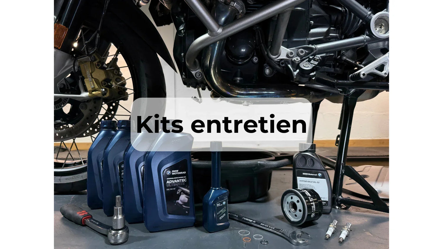 Kit de révision moteur pour BMW GS avec huile 5W40 et huile 15w50 filtre et bougies d’origine BMW Motorrad.